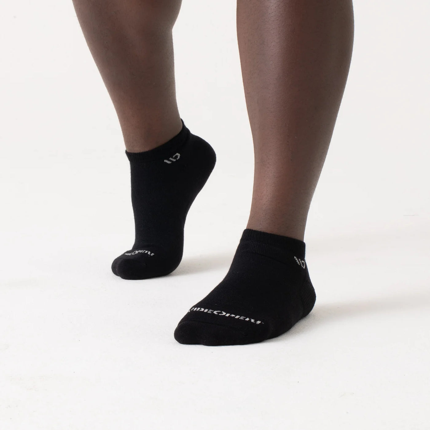 Wide Open - Men's Solid Cushioned No Show Socks- Black