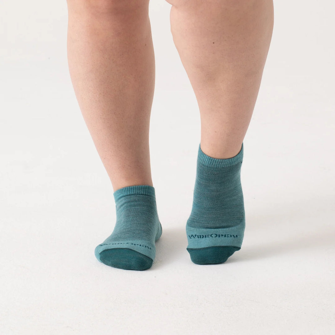 Wide Open - Women's Solid Cushioned No Show Socks- Teal