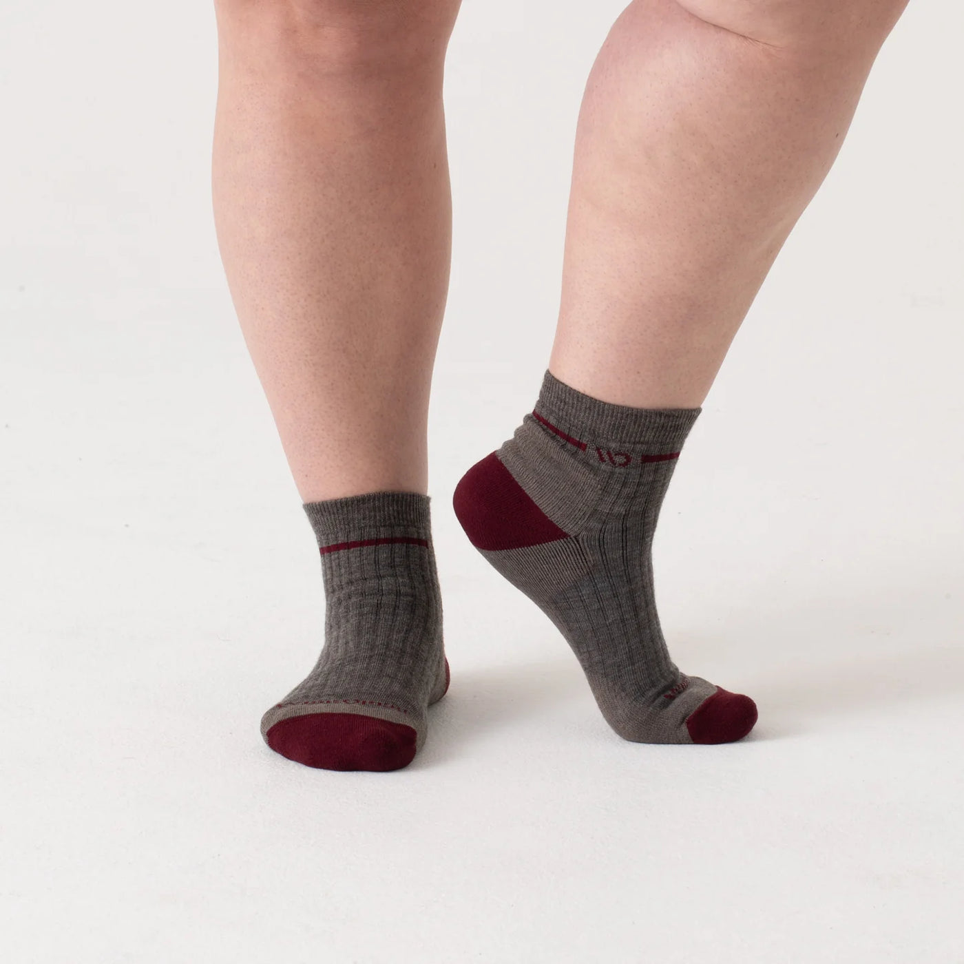 Wide Open - Women's Single Stripe Cushioned 1/4 Height Socks - Taupe